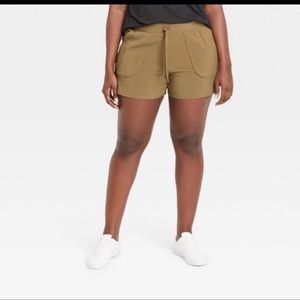 Women's Stretch Woven Shorts 4" Mid rise